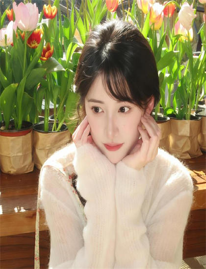 年代剧人物解析：明明夏沫中的主角的成长历程与心路变化 展现表演艺术的魅力